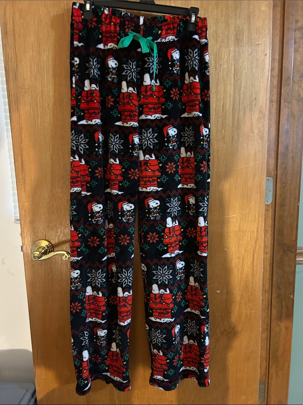 Juniors Black Snoopy Holiday Pajama Pants
